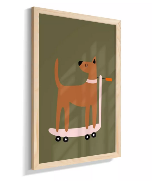 Cachorro no patinete (fundo verde)
