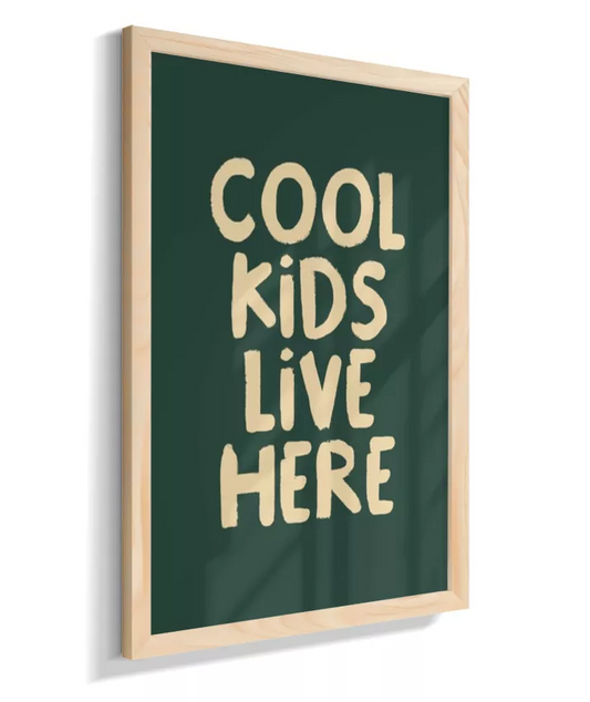 Cool kids live here (fundo verde)