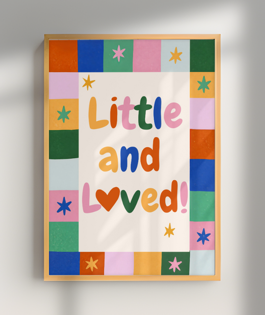 Little and Loved (estrelas coloridas)