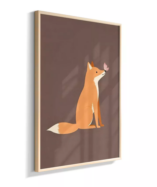 Raposa com borboleta rosa