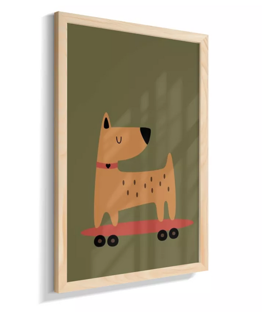 Cachorro no skate com coleira (fundo verde musgo)