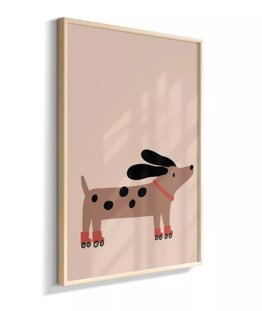 Cachorro salsicha com patins (fundo neutro)