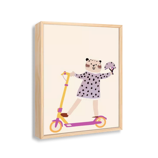 Lili andando de patinete