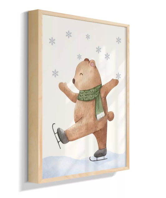 Urso patinando na neve