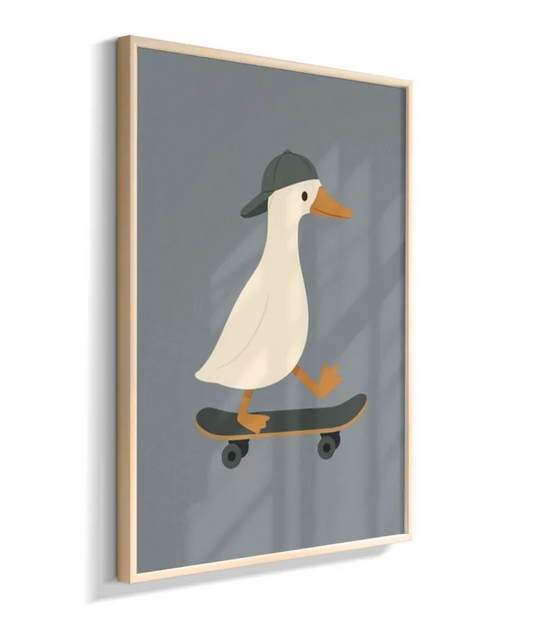 Pato no skate com boné (fundo azul)