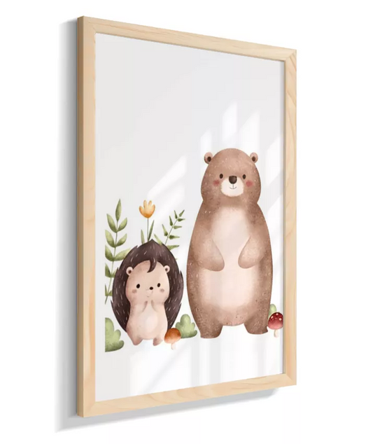 Urso e porco espinho no bosque