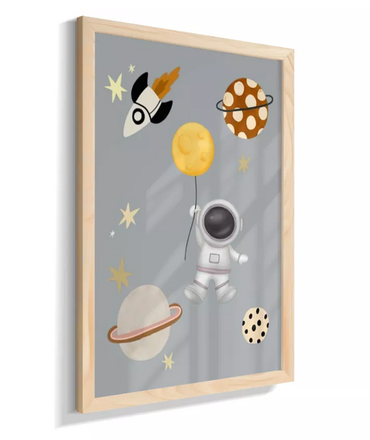 Astronauta com balão da lua no meio do espaço