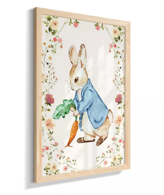 Pedro Coelho com a cenoura (Peter Rabbit, moldura de flores)