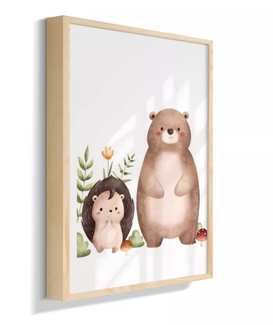 Urso e porco espinho no bosque