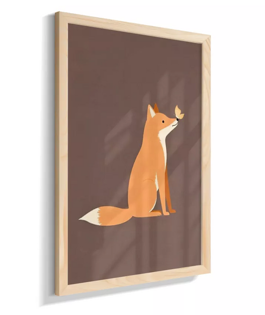 Raposa com borboleta amarela